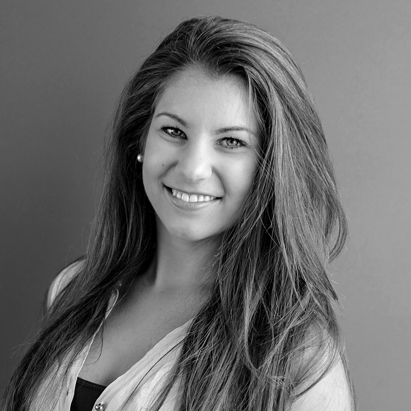 Ein Portraitfoto von Christina Brandl.