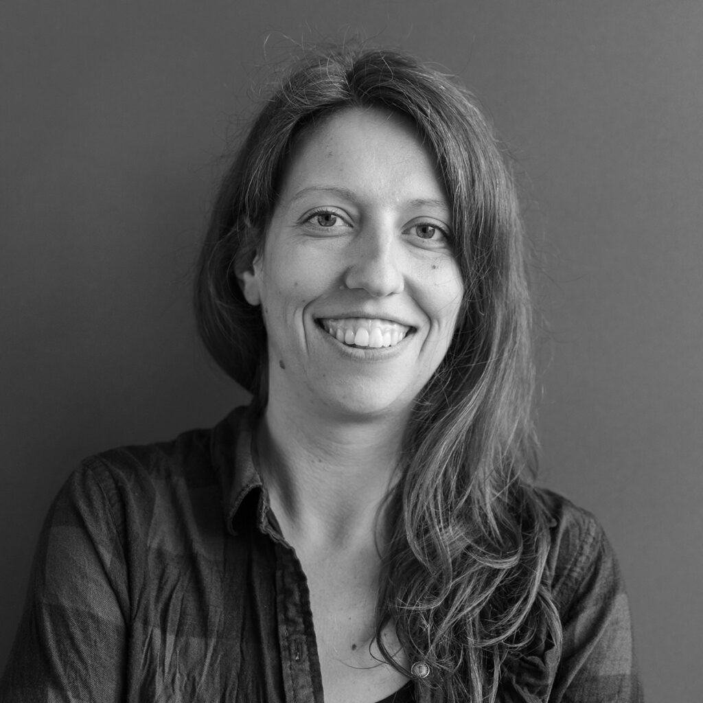 Ein Portraitfoto Von Julia Hall.