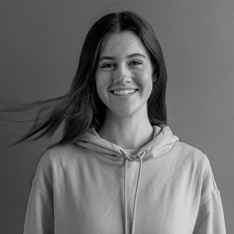 Ein Portraitfoto von Laura Rösch.