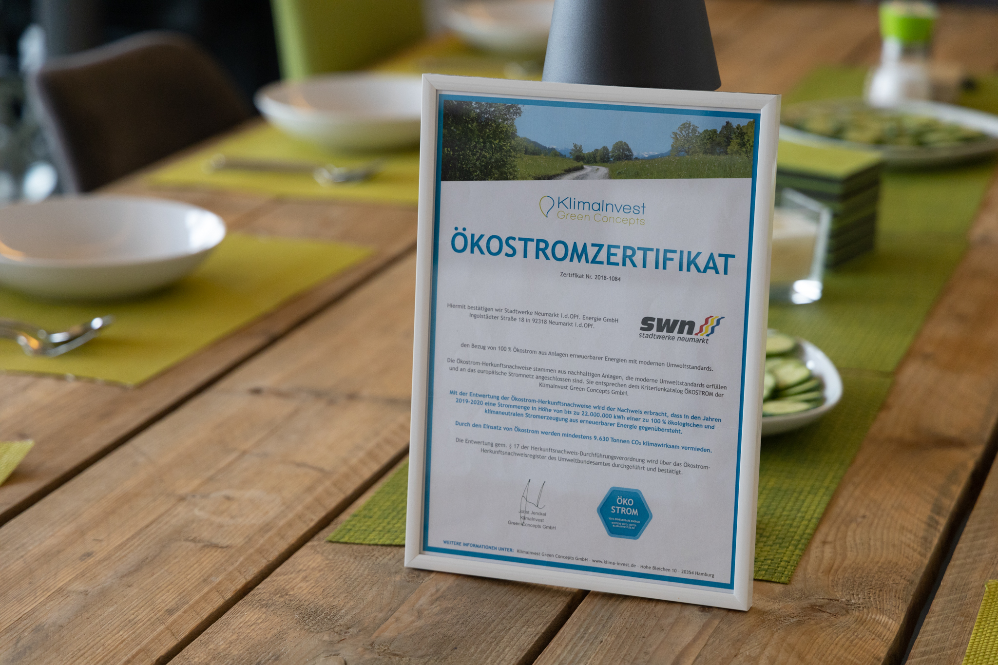 Ein gerahmtes Ökostromzertifikat.