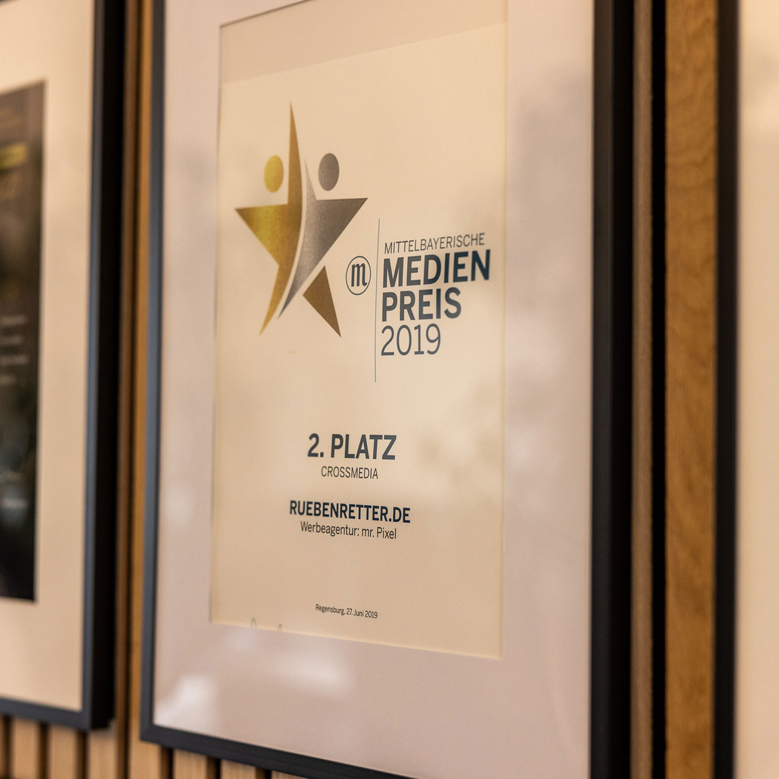 Eine Nahaufnahme des Mittelbayerischen Medienpreis 2019.