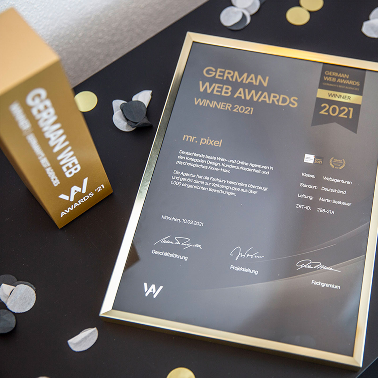Eine Nahaufnahme des Zertifikats des German Marketing Awards.