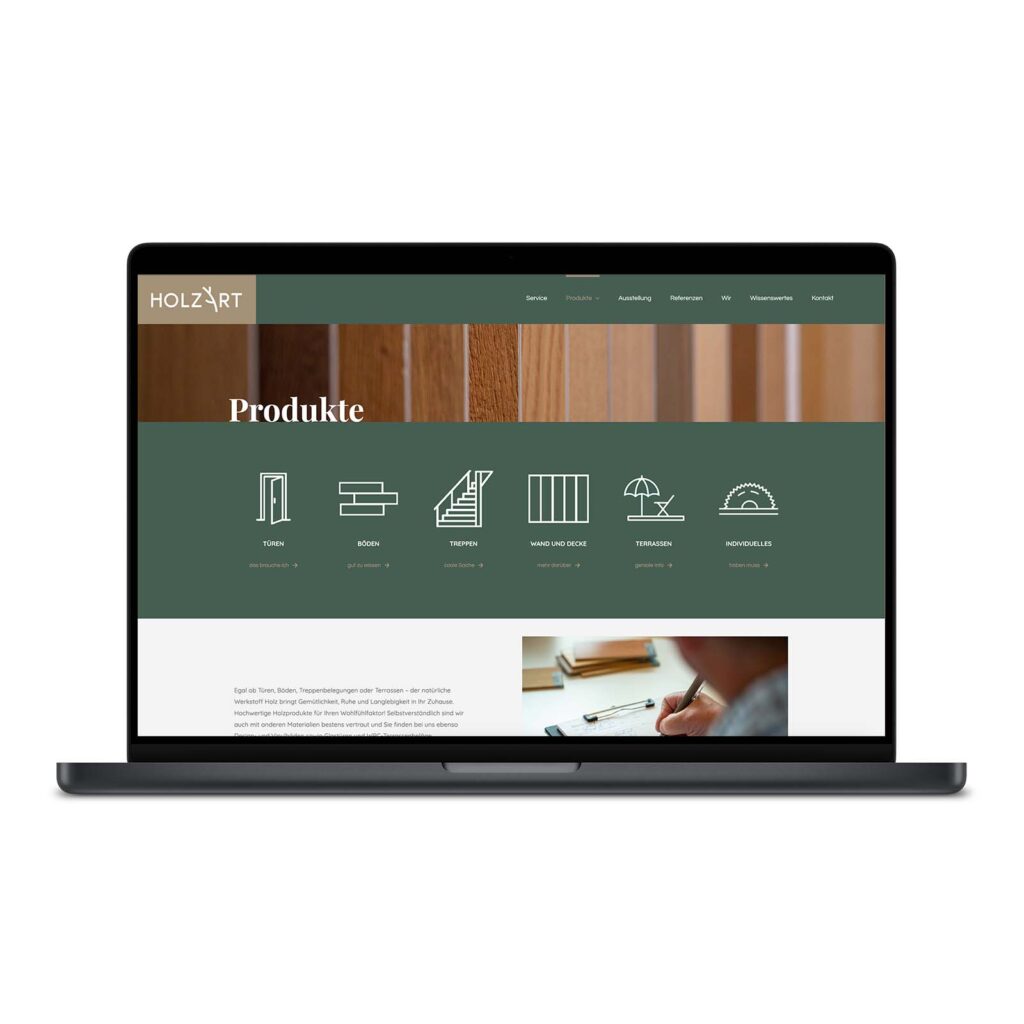 Ein offener Laptop mit der Produktseite von Holzart.